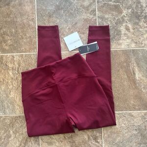 Beyond Yoga Powerbeyond  Strive Midi Legging 2.0
California Merlot Size Large